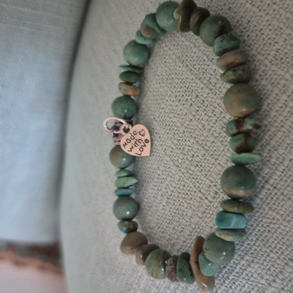 GREEN TURQUOISE 7 1/2" Braclet:Stainless Steel 7 1/2" Beads. CHARMS (2) - Picture 2 of 4